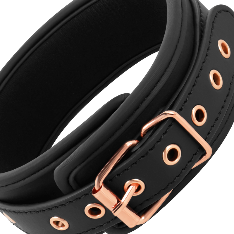 COQUETTE CHIC DESIRE - FANTASY VEGAN LEATHER NECKLACE WITH NEOPRENE LINING AND HANDLE