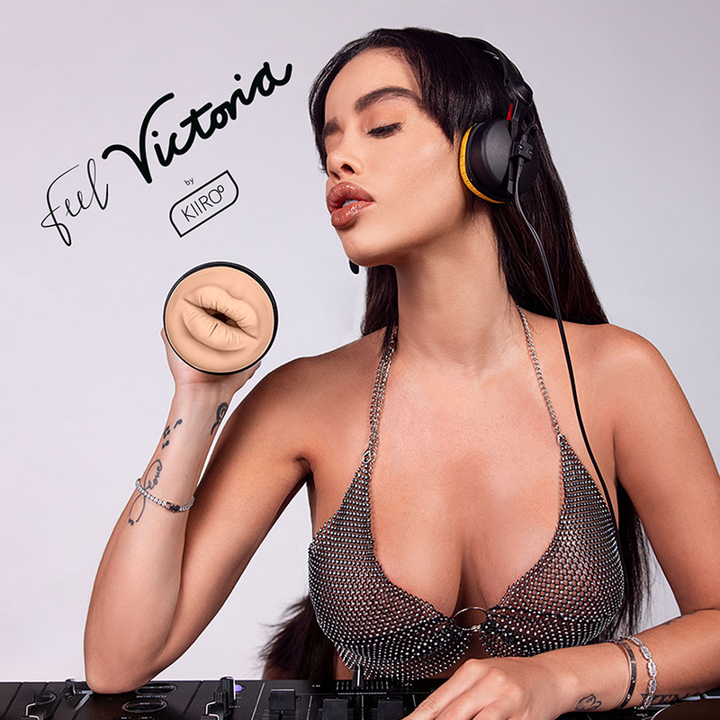 KIIROO - FEEL VICTORIA JUNE MOUTH 