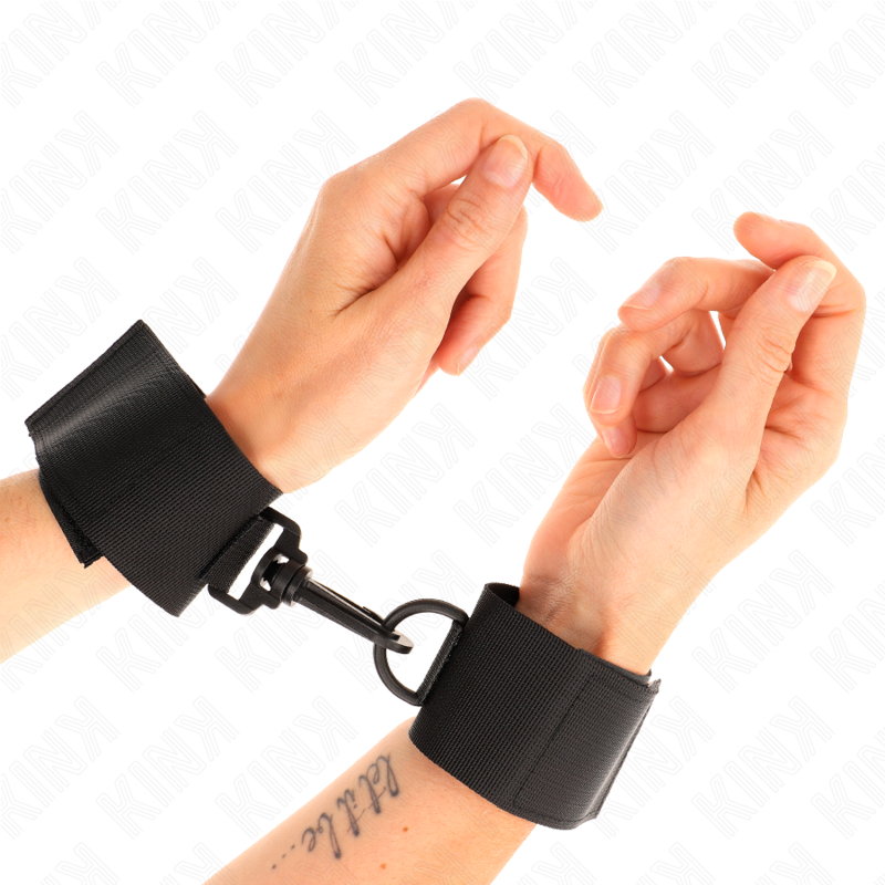 KINK - BLACK NYLON CUFFS
